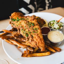 Thames Street Oyster House - Fish And Chips