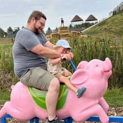 Dull’s Tree Farm - Pig rides