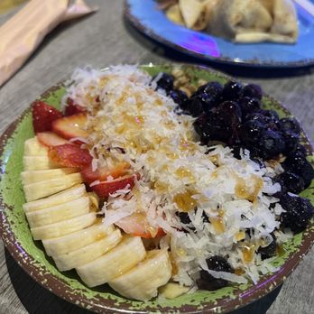 Cafe Waikiki - Acai bowl (frozen blueberries, fresh strawberries and banana) - Cafes Near Me - Honolulu, Hawaii Cafe Waikiki - Acai bowl (frozen blueberries, fresh strawberries and banana) - Cafes Near Me - Honolulu, Hawaii