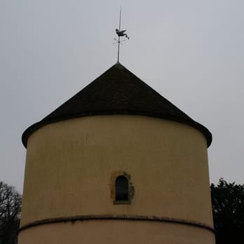 Château de Breteuil - Pas de coq sur la girouette ici, mais un dragon ! - Landmarks & Historical Buildings Near Me - Choisel, 78 Château de Breteuil - Pas de coq sur la girouette ici, mais un dragon ! - Landmarks & Historical Buildings Near Me - Choisel, 78