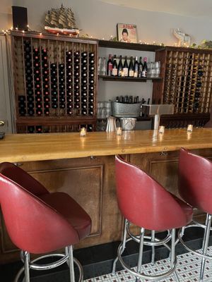 Pinkerton Wine Bar by null