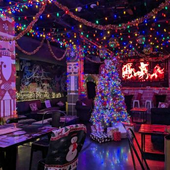 Santa’s Lair - a brightly lit christmas tree - Pop-Up Restaurants Near Me - San Diego, California Santa’s Lair - a brightly lit christmas tree - Pop-Up Restaurants Near Me - San Diego, California