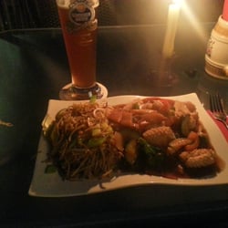 Asien Bistro - Tintenfisch auf Bratnudeln