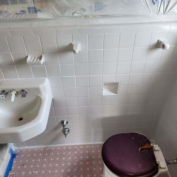 D R Reglazing - Walls were color of floor and sink was a disaster, ruster and green. HUGE difference. - Refinishing Services Near Me - North Bergen, New Jersey D R Reglazing - Walls were color of floor and sink was a disaster, ruster and green. HUGE difference. - Refinishing Services Near Me - North Bergen, New Jersey