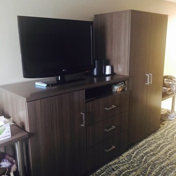 Best Western Plus New Englander - Loads of storage space - Hotels Near Me - Woburn, Massachusetts