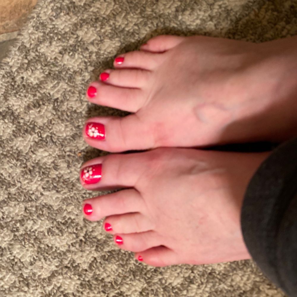 Feet, toes, polish, nails, flowers Feet, toes, polish, nails, flowers