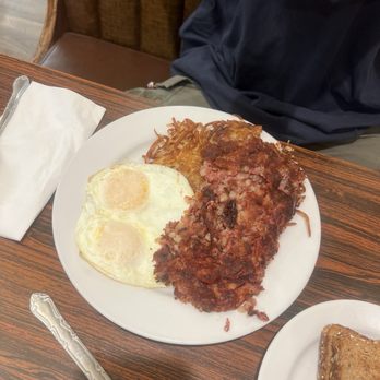 Solvang Restaurant - Corned Beef Hash - Scandinavian Near Me - Solvang, California Solvang Restaurant - Corned Beef Hash - Scandinavian Near Me - Solvang, California