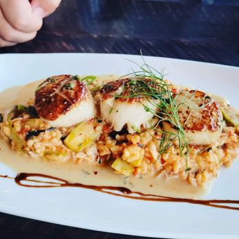 Hoofs Restaurant - Scallops over crab risotto - Italian Near Me - Pawcatuck, Connecticut