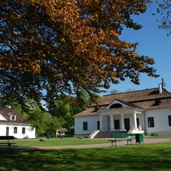 Centrum Kultury Dworek Białoprądnicki