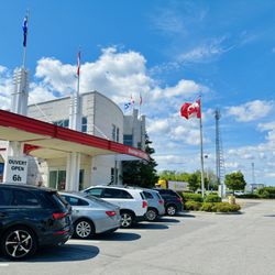 IGL - IGL Duty Free_Saint-Bernard-de-Lacolle, QC_Yelp_Sanju-3