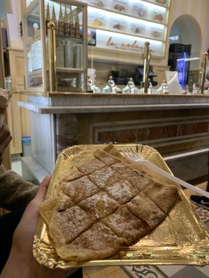 LE COLONNE GELATI & CREPES FAMOSE® by null