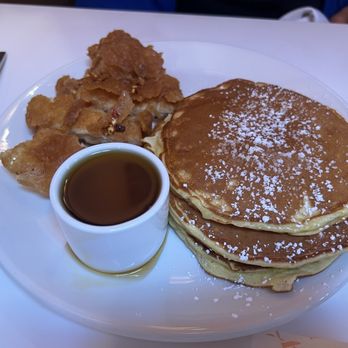 The Peach - Smashed fried chicken and pancakes - Breakfast & Brunch Near Me - Oakland, California The Peach - Smashed fried chicken and pancakes - Breakfast & Brunch Near Me - Oakland, California