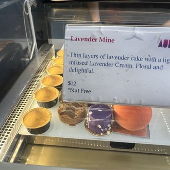 Aurora - Shimmering Delicacies - Patisserie/Cake Shop Near Me - Los Angeles, California