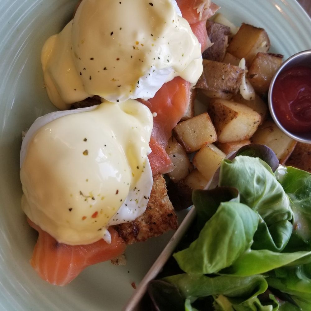 Cannery Cafe - Eggs Benedict @ Cannery Cafe - Canadian (New) Near Me - Richmond, British Columbia