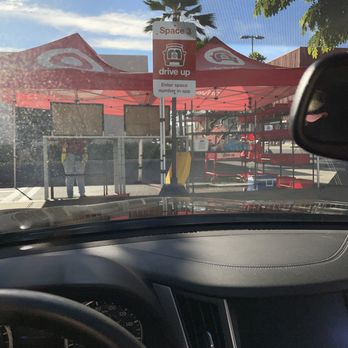 Target - Picking up order - Department Stores Near Me - Honolulu, Hawaii