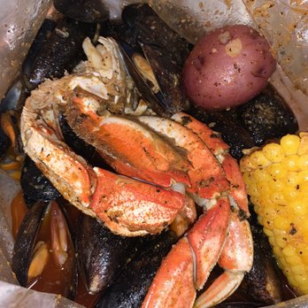 Shake Shake Seafood - Dungeness crab and black mussels - Seafood Near Me - Pineville, North Carolina