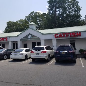 Leon's Catfish & Shrimp Restaurant - Seafood Near Me - Pine Bluff, Arkansas Leon's Catfish & Shrimp Restaurant - Seafood Near Me - Pine Bluff, Arkansas