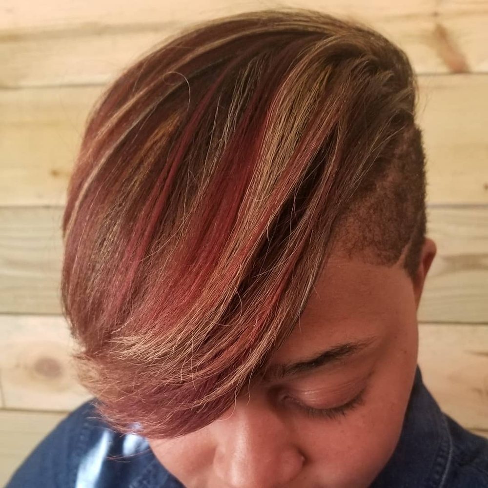 Michelle's Hair Studio Logo