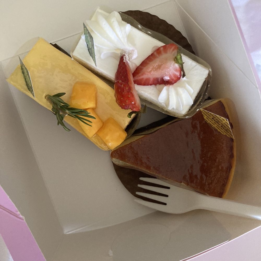 Kulu Kulu - Cakes - Coffee & Tea Near Me - Honolulu, Hawaii Kulu Kulu - Cakes - Coffee & Tea Near Me - Honolulu, Hawaii