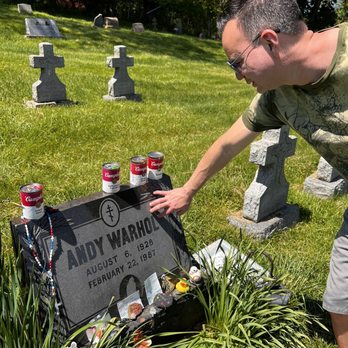 Andy Warhol's Grave - Funeral Services & Cemeteries Near Me - Pittsburgh, Pennsylvania Andy Warhol's Grave - Funeral Services & Cemeteries Near Me - Pittsburgh, Pennsylvania