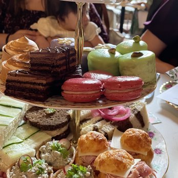 Smeraldi's - Tea Time! This is the regular tea service, they have a Gluten and Vegan option too. - Italian Near Me - Los Angeles, California Smeraldi's - Tea Time! This is the regular tea service, they have a Gluten and Vegan option too. - Italian Near Me - Los Angeles, California
