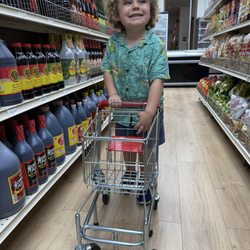 Family asian market - Happy shopper