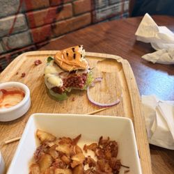The Gotham Café - Vegan burger