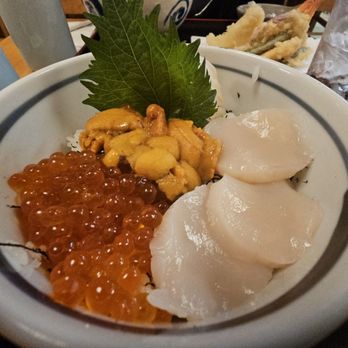 I-NABA - 11-5-24. Close-up of the Uni, Ikura, & Hotate Bowl. - Japanese Near Me - Honolulu, Hawaii I-NABA - 11-5-24. Close-up of the Uni, Ikura, & Hotate Bowl. - Japanese Near Me - Honolulu, Hawaii