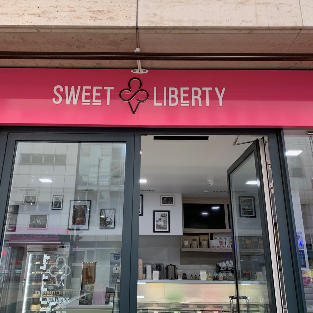 Sweet Liberty - Front of Shop on Baker Street - Ice Cream & Frozen Yogurt Near Me - London, XGL Sweet Liberty - Front of Shop on Baker Street - Ice Cream & Frozen Yogurt Near Me - London, XGL
