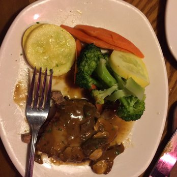 Outback Steakhouse - Veggys and steak with mushrooms - Steakhouses Near Me - Pittsburg, California