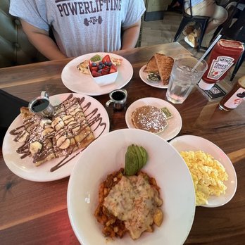 360 Brunch House - Red rooster skillet, BST omelet, banana Nutella crepes - Breakfast & Brunch Near Me - Mansfield, Texas 360 Brunch House - Red rooster skillet, BST omelet, banana Nutella crepes - Breakfast & Brunch Near Me - Mansfield, Texas