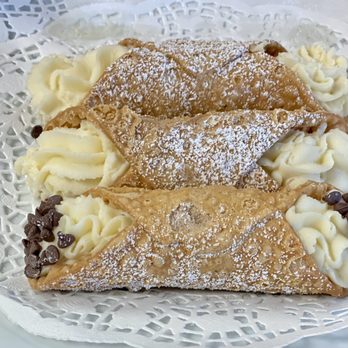 Rossi's Market - Fresh ricotta filled cannoli - Delis Near Me - Old Forge, Pennsylvania Rossi's Market - Fresh ricotta filled cannoli - Delis Near Me - Old Forge, Pennsylvania