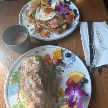 Escape 360 - Tuna and salmon toast - Cafes Near Me - McKinney, Texas Escape 360 - Tuna and salmon toast - Cafes Near Me - McKinney, Texas