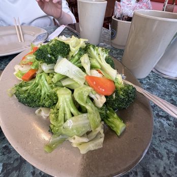 Tak Lee Cafe - Seafood Near Me - Souris, Manitoba