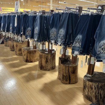 El Reparo Western Apparel - Selection of women denim. Showcasing Miss Me Jeans, but we carry: Wrangler, Rock & Roll, Cruel denim, and Grace in LA. - Shoe Stores Near Me - Salinas, California El Reparo Western Apparel - Selection of women denim. Showcasing Miss Me Jeans, but we carry: Wrangler, Rock & Roll, Cruel denim, and Grace in LA. - Shoe Stores Near Me - Salinas, California