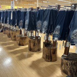 El Reparo Western Apparel - Selection of women denim. Showcasing Miss Me Jeans, but we carry: Wrangler, Rock & Roll, Cruel denim, and Grace in LA.