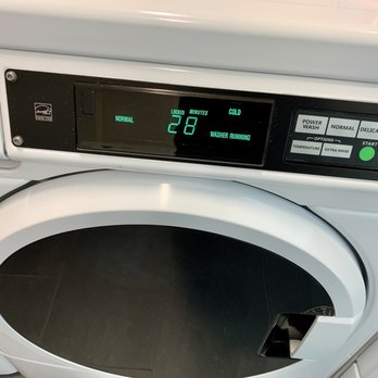 Courtyard by Marriott Ames - Guest Laundry Washing Machine - Hotels Near Me - Ames, Iowa