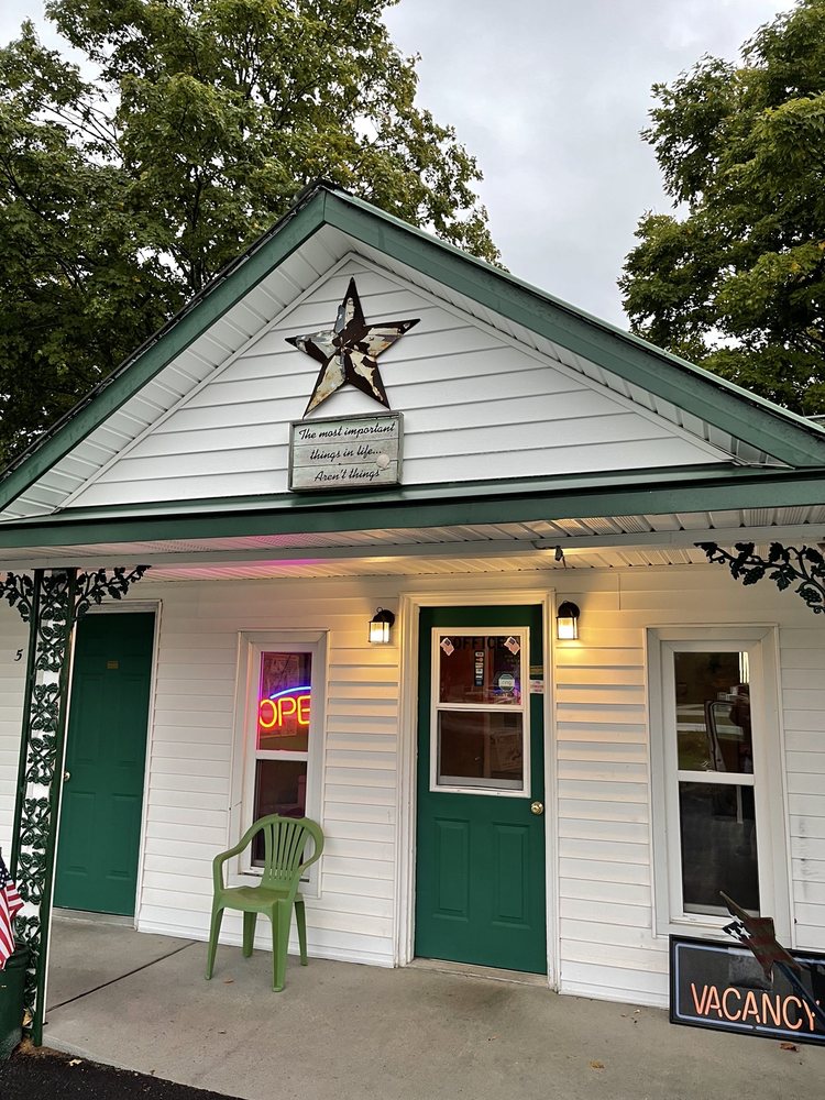 SKYLINE MOTEL 5951 US 2 W, Naubinway, MI Yelp