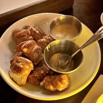 The Campbell - Pretzel bites - Cocktail Bars Near Me - New York, New York The Campbell - Pretzel bites - Cocktail Bars Near Me - New York, New York