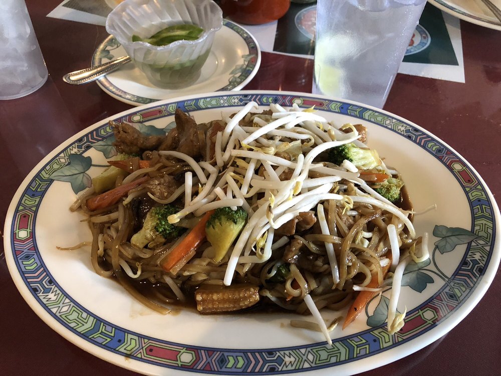 Mae Sone Noodle House, Lafayette Roadtrippers