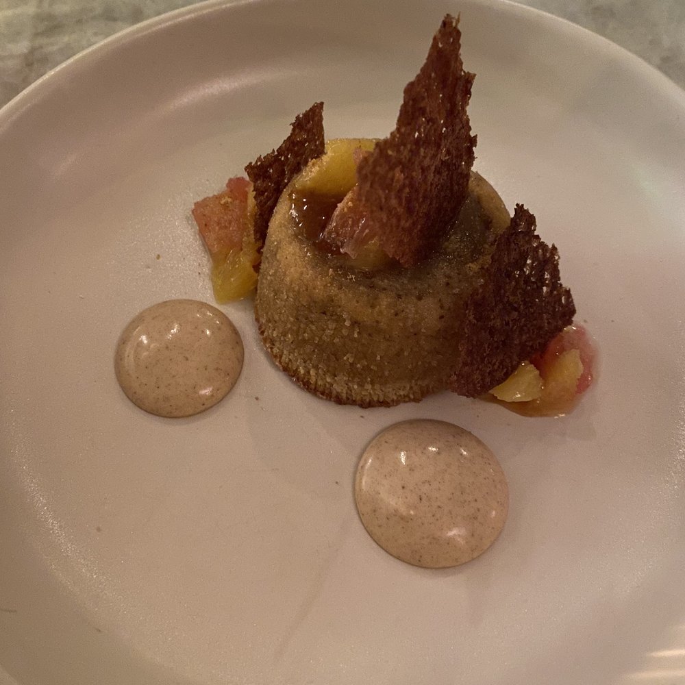 Este - PASTEL DE ELOTE corn cake, grapefruit, orange, graham, brown butter crema - Seafood Near Me - Austin, Texas