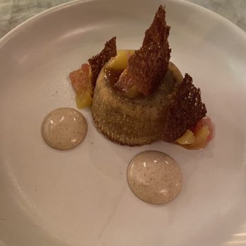 Este - PASTEL DE ELOTE corn cake, grapefruit, orange, graham, brown butter crema - Seafood Near Me - Austin, Texas