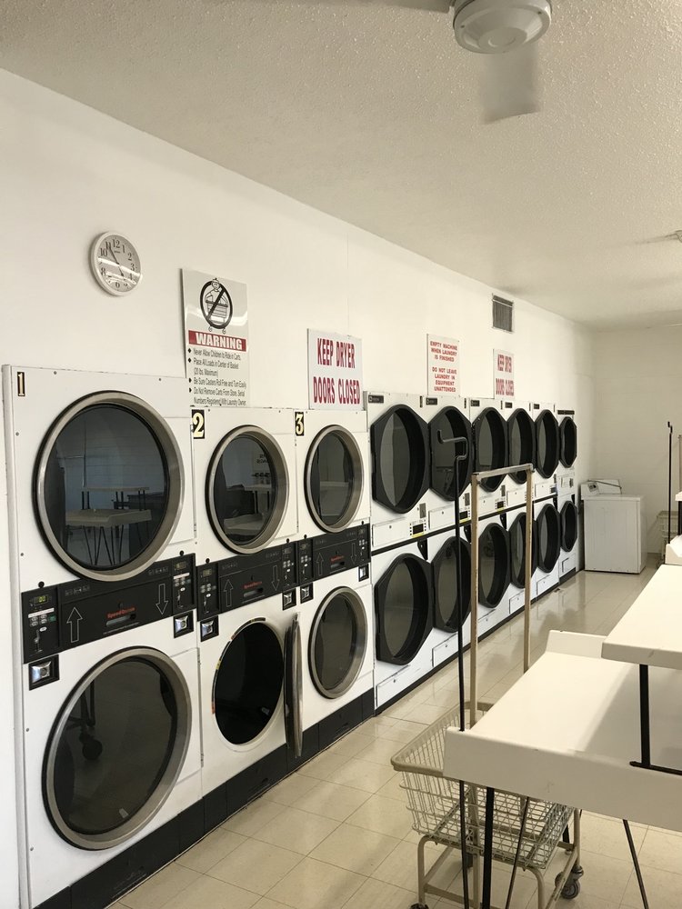 SUPERIOR COIN LAUNDRY Updated September 2024 10 Photos 2000 Oak