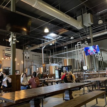 Temblor Brewing Company - The seating area - Breweries Near Me - Bakersfield, California Temblor Brewing Company - The seating area - Breweries Near Me - Bakersfield, California