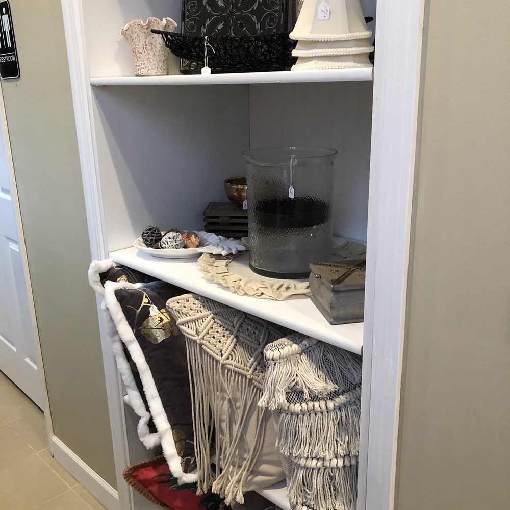 A Fresh Look by Cynthia - Tableware Near Me - Columbia, Illinois