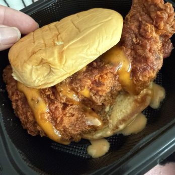 Dave's Hot Chicken - Chicken slider. Medium heat. But there wasn't any heat. - Chicken Shop Near Me - Union City, California