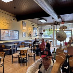 Santiam Wine & Bistro