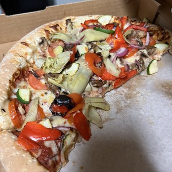 BC's Pizza & Beer - Vegetarian Supreme Pizza (the BEST veggie pizza ever) - Pizza Near Me - Clovis, California