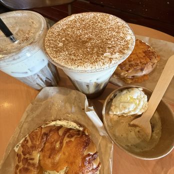 Clouds Rest Coffee - 2 cheese bagels, one with chive cream cheese, espresso affogato, cold brew de La Jolla half sweet - Coffee & Tea Near Me - Oakhurst, California