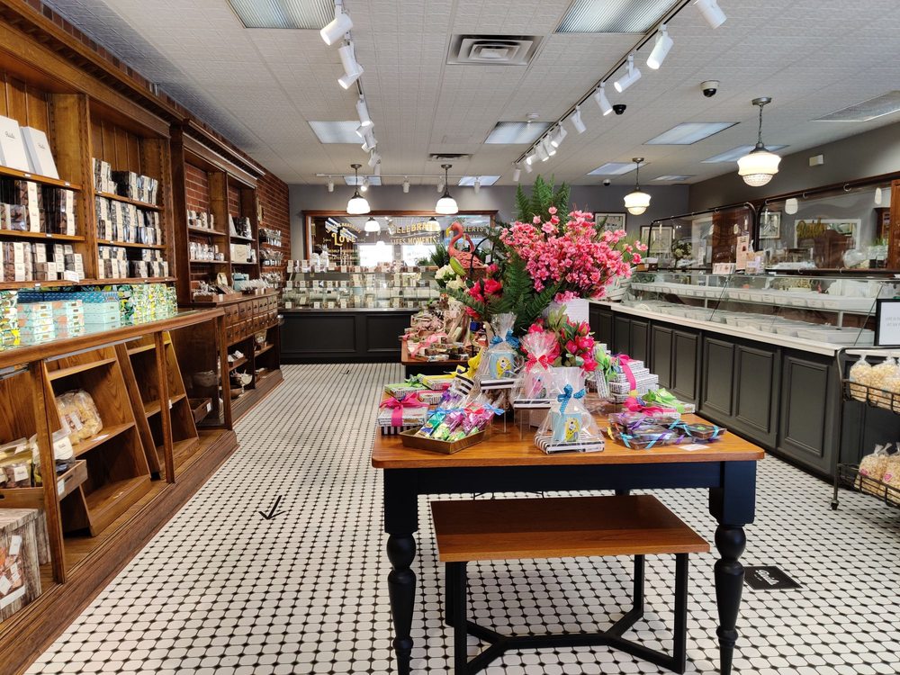 REID CANDY & NUT SHOP Updated September 2024 42 Ainslie Street N